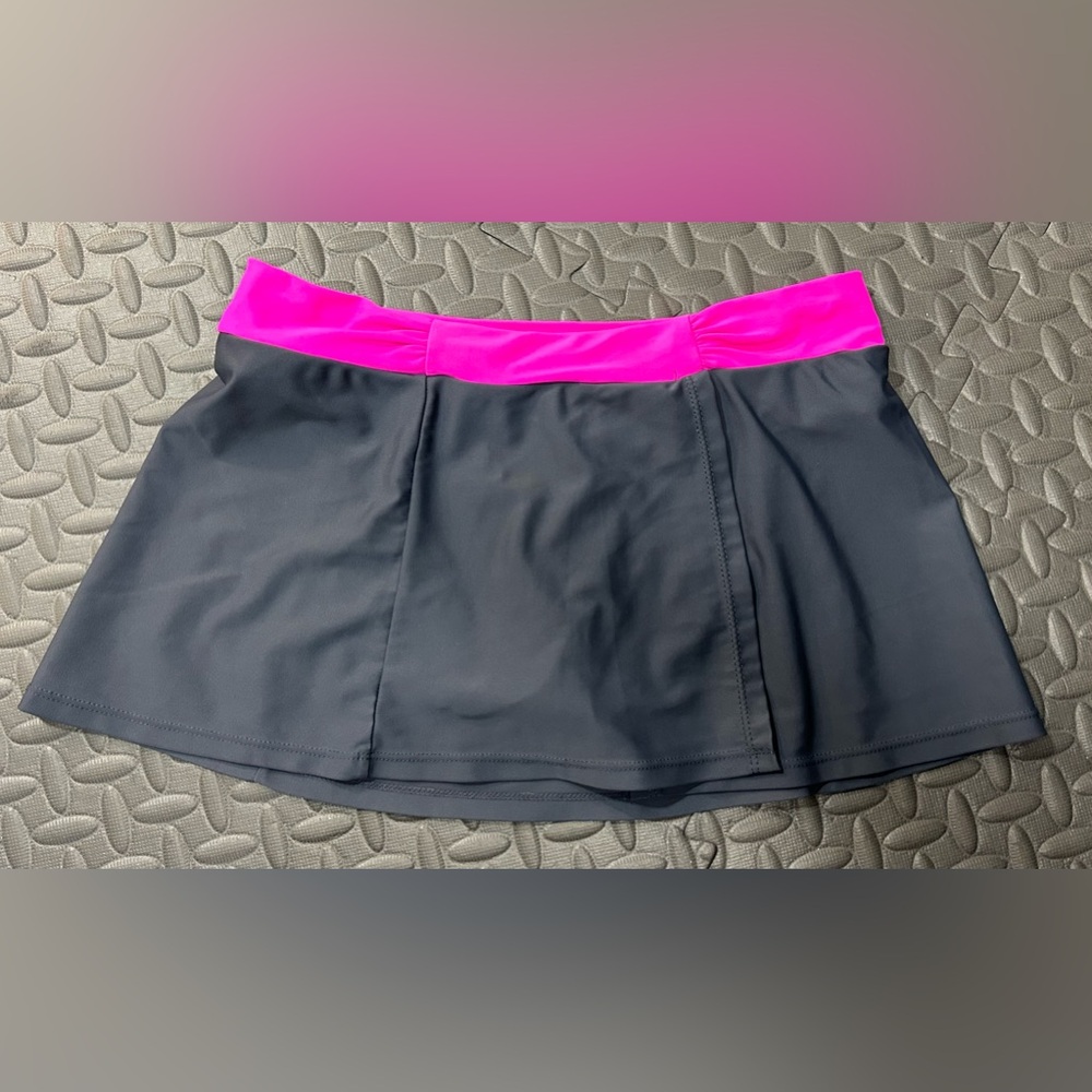 Women’s swim skirt size small